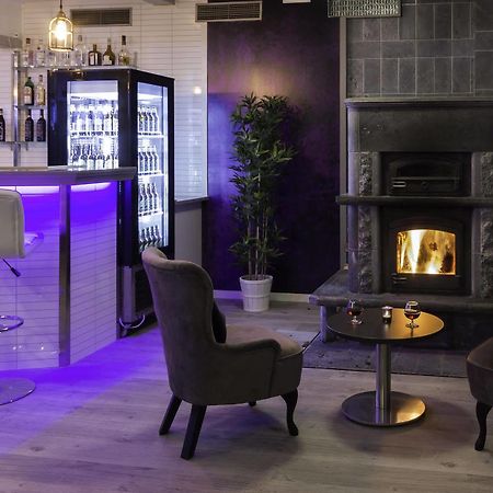 Hotell Restaurang Naemforsen Nasaker ภายนอก รูปภาพ