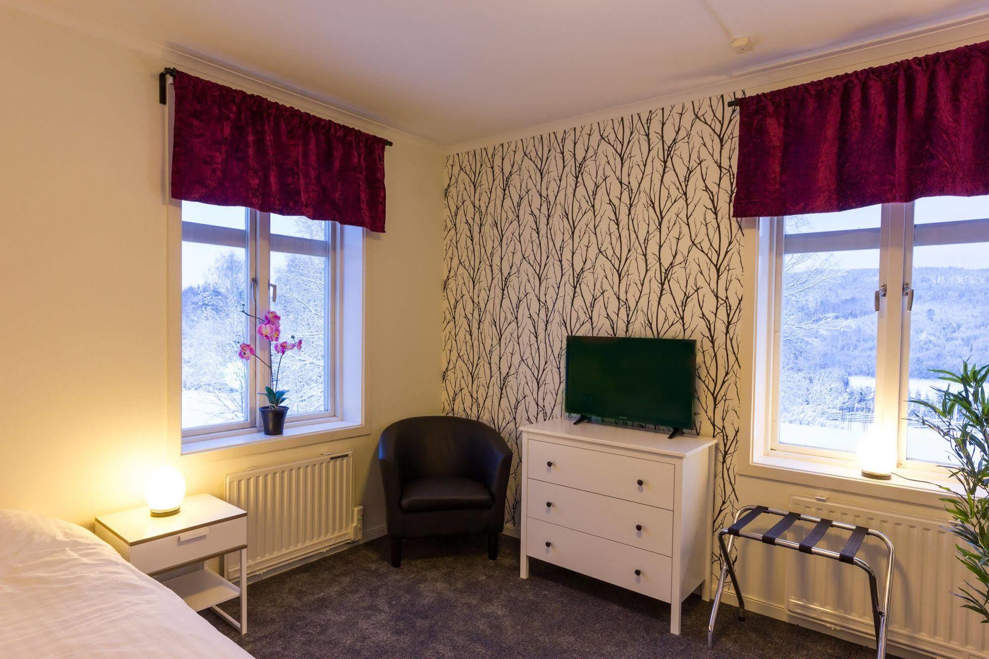 Hotell Restaurang Naemforsen Nasaker ภายนอก รูปภาพ